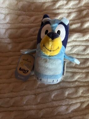 Hallmark Itty Bittys Bluey Plush - Light Blue, Navy Blue & Yellow
